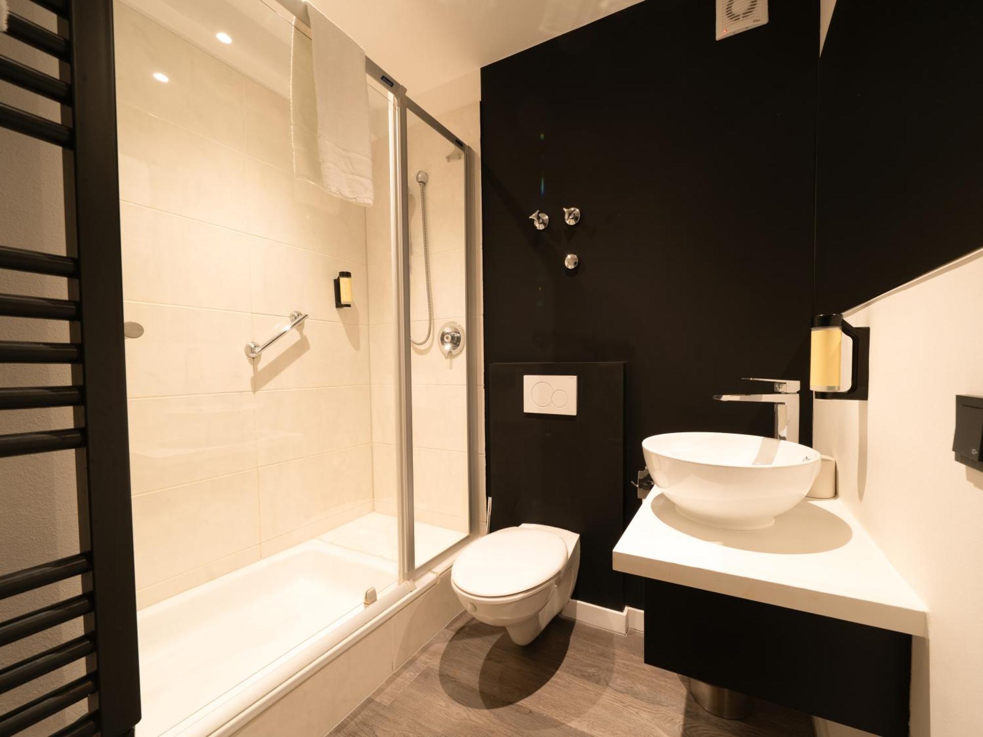 Juststay Ratingen Hotel & Apartments מראה חיצוני תמונה